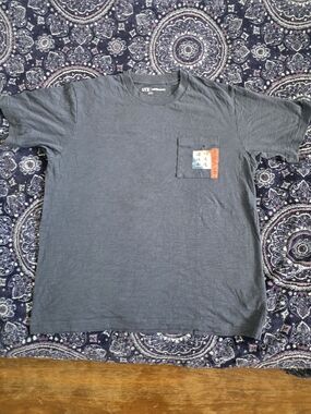 UNIQLO Men’s Pocket Shirt